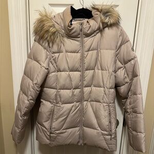 Used women’s Calvin Klein puffer coat size xl, ivory, short length